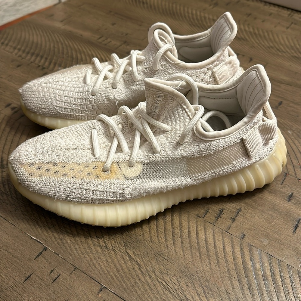 Yeezys, white size US5